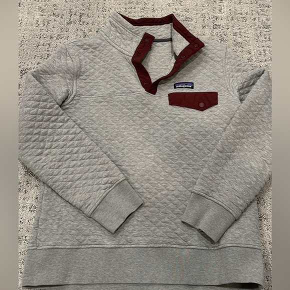 Patagonia Tops - Patagonia Quilted Sweatshirt